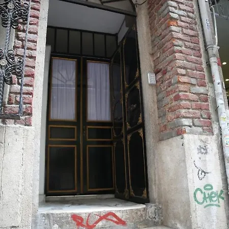 Agus Flats Galata *